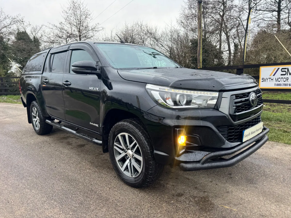 192 Toyota Hilux Invincible X Spotless***** - Image 4