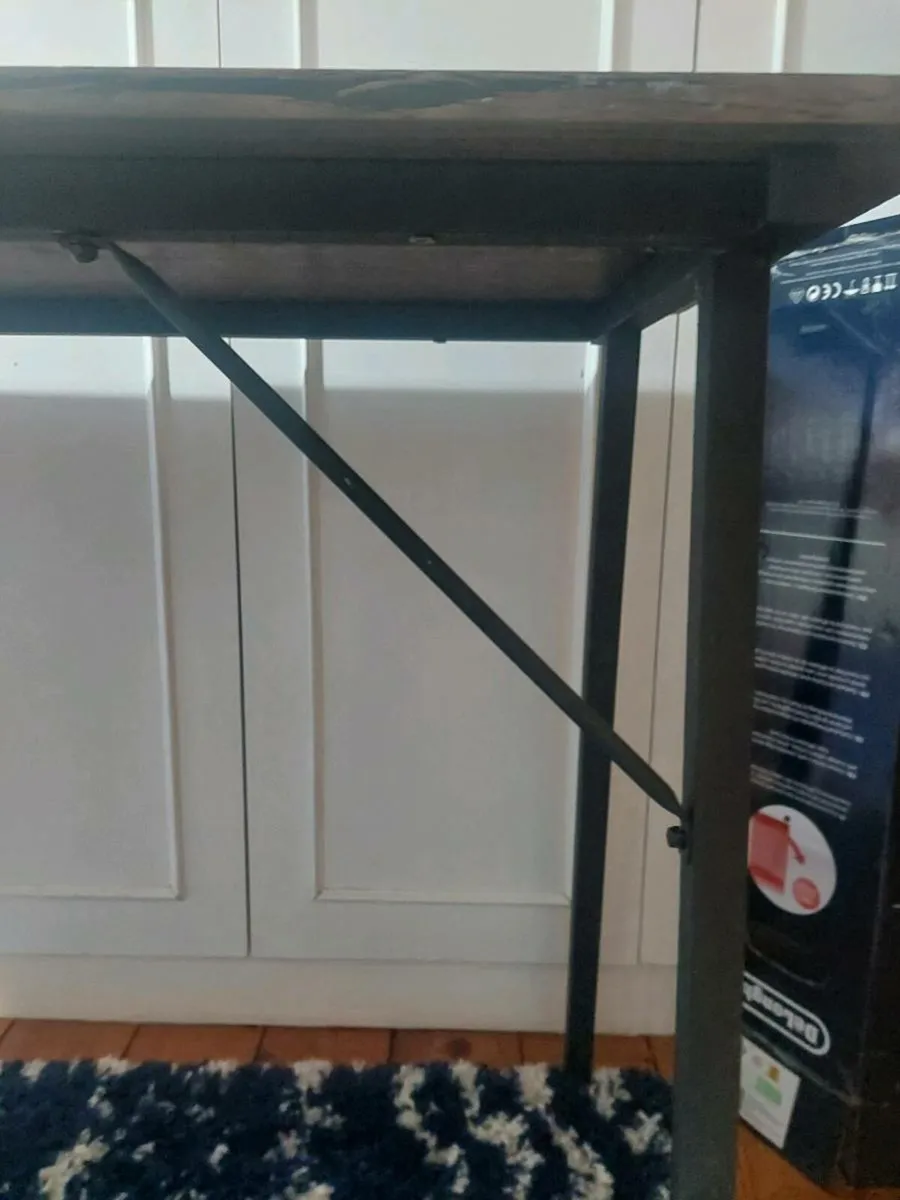 Desk and chair - Image 4