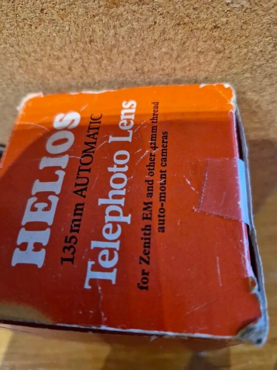 Helios Telephoto Lens. 135mm Automatic - Image 1