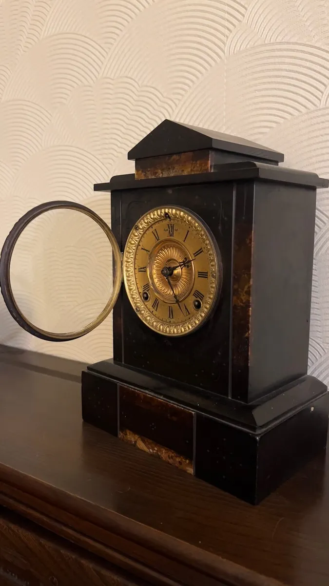 Antique Ansonia mantel clock, American made. - Image 1