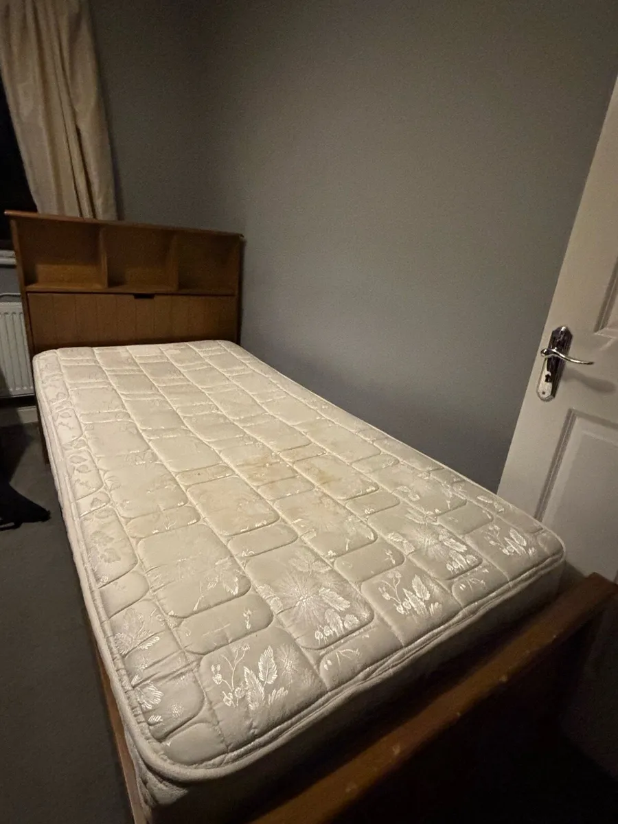 Single bed cram with mattress - Image 1