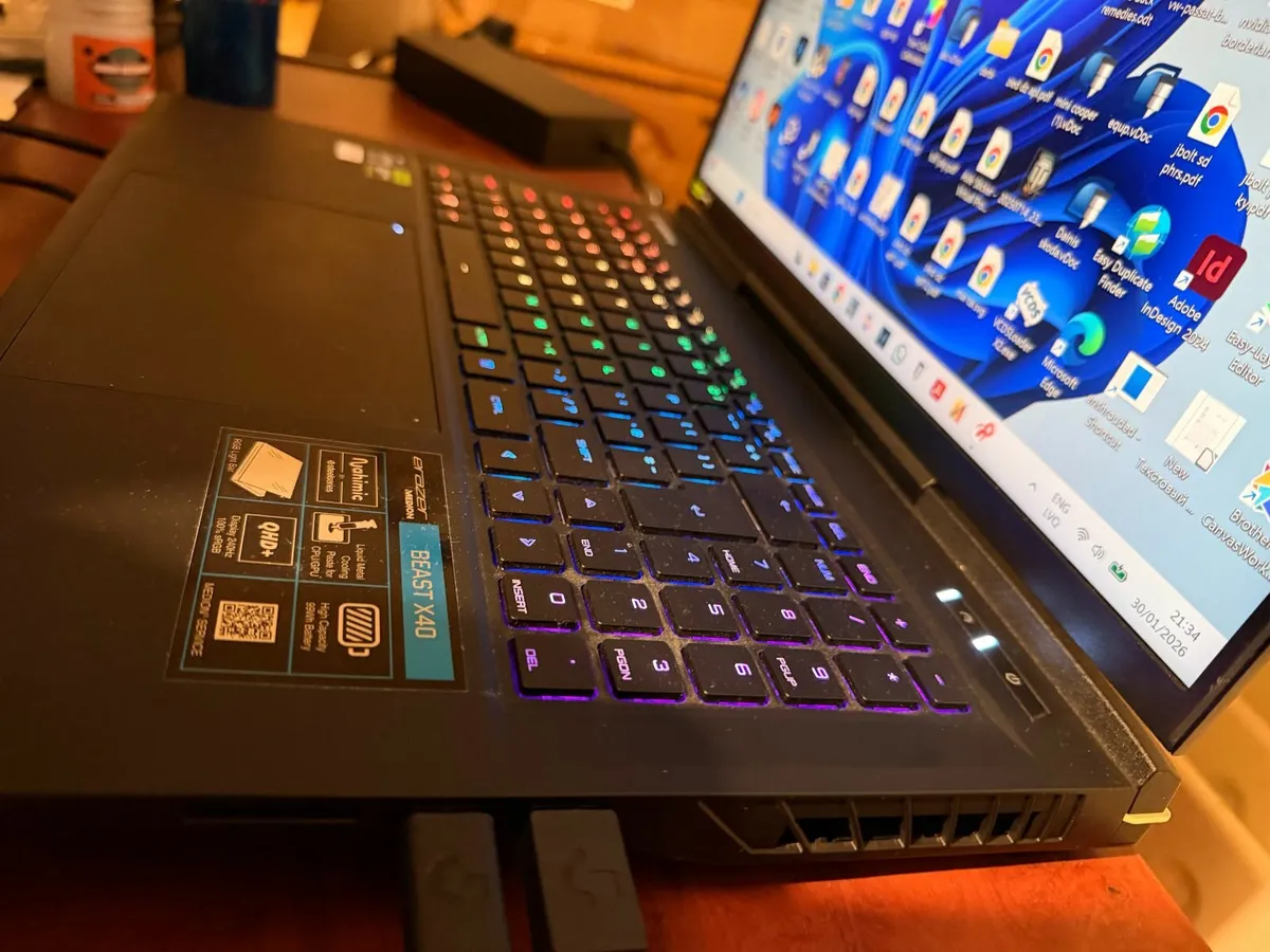 Gaming Laptop Medion Erazer Beast x40 RTX 4090 - Image 2