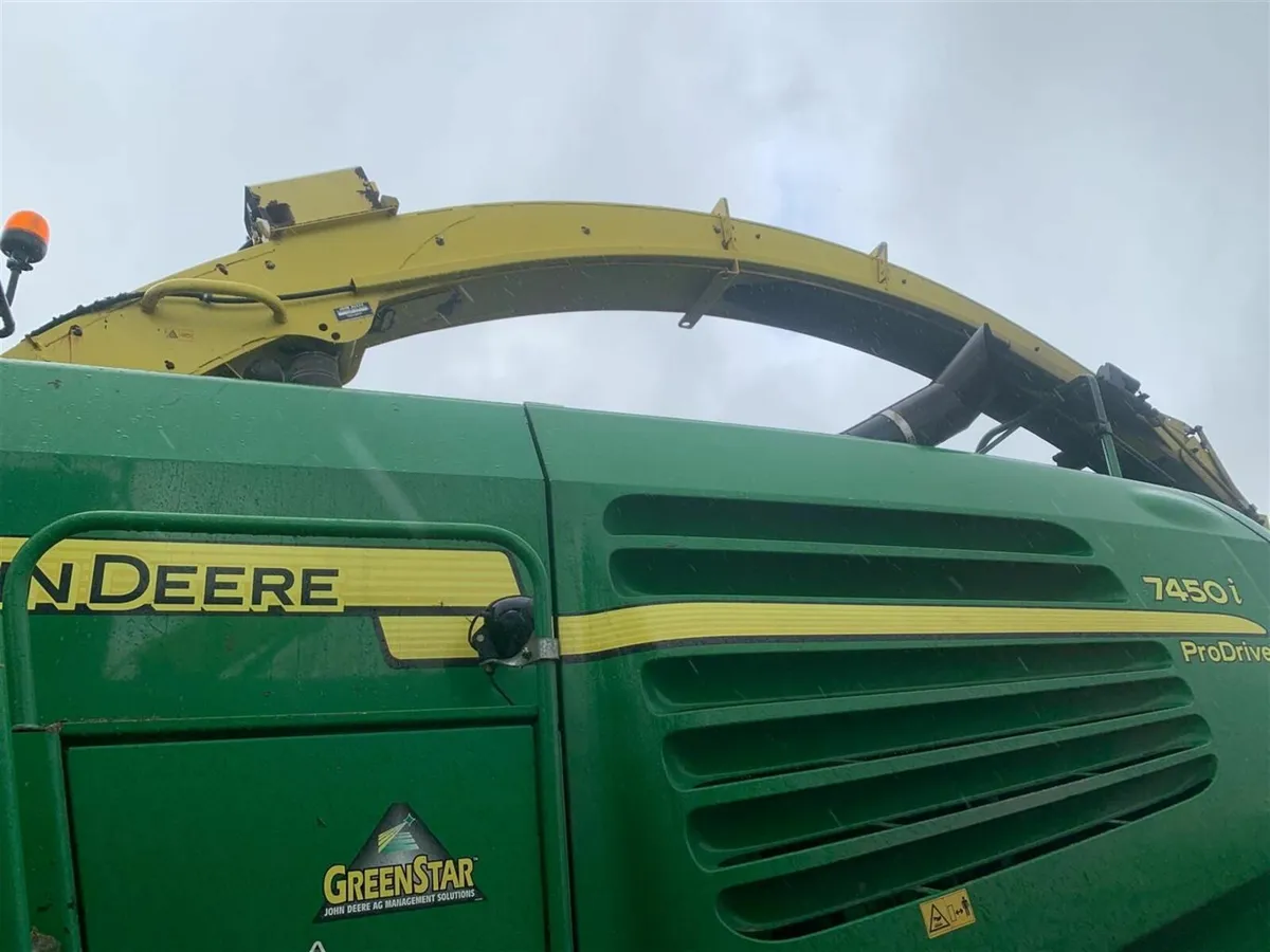 2010 7450 PRO DRIVE JOHN DEERE - Image 2