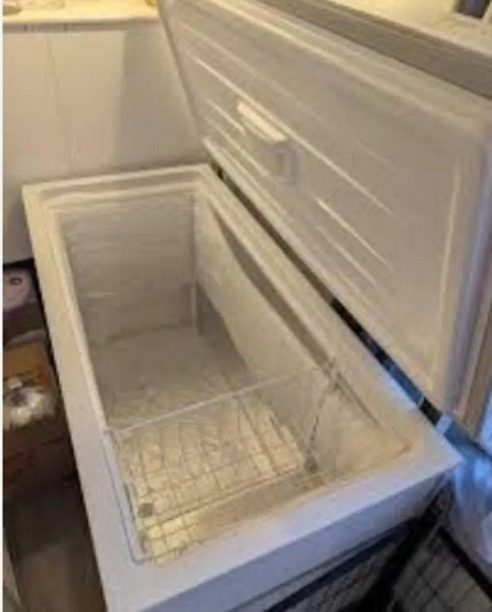 Chest Freezer (Beko)