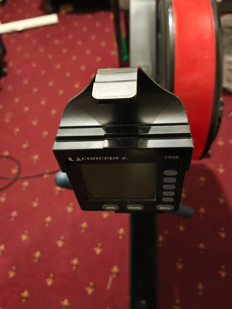 Concept2 Rowing Machine PM5 – Excellent Condition - Image 2