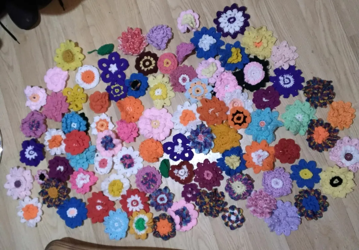 90 crochet flowers