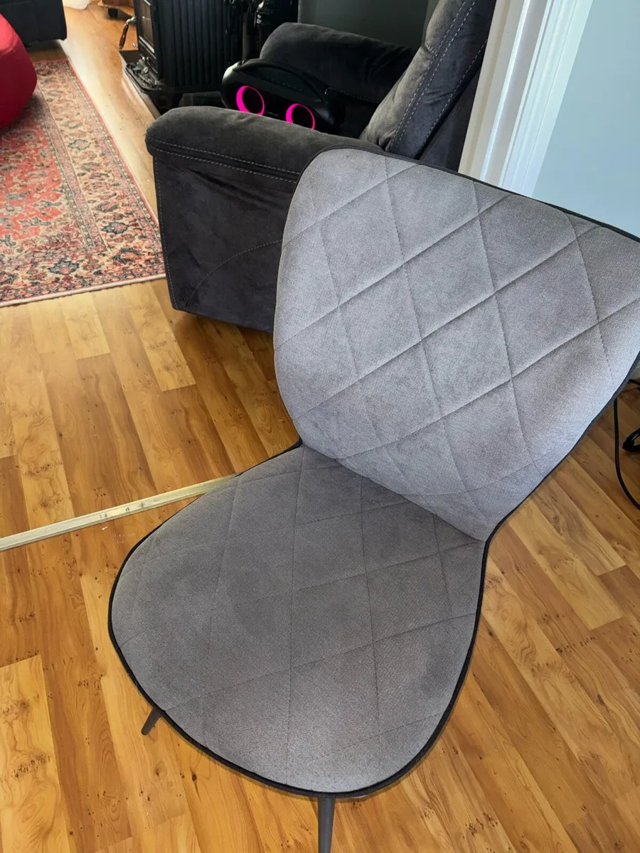 dining table - Image 3