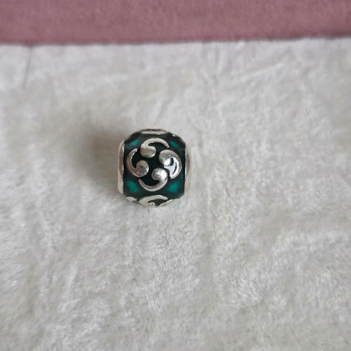 Genuine Pandora enamel green flower charm - Image 3