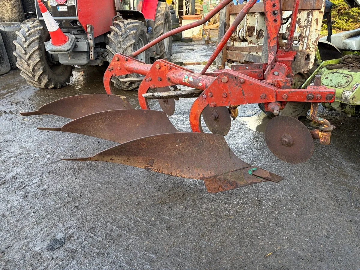 Kverneland 3 furrow plough - Image 1