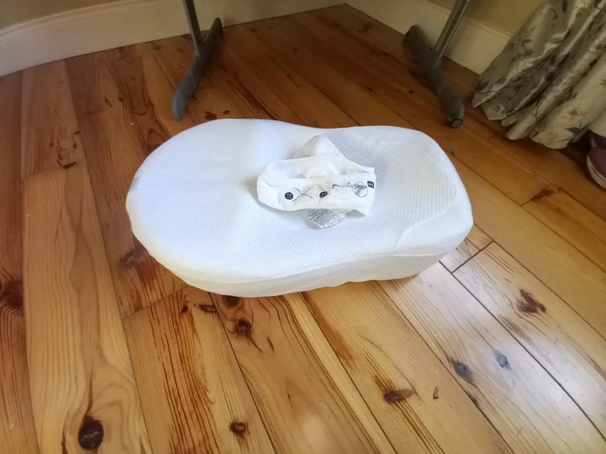 Chicco next to me cot - Image 2