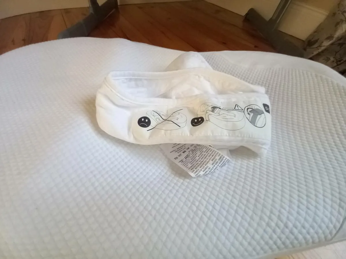 Chicco next to me cot - Image 3