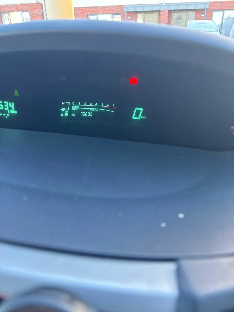 Toyota Yaris 2010 very low mileage negotiable - Image 2