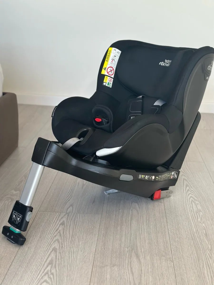 Britax Romer M i-size universal izofix carseat - Image 4