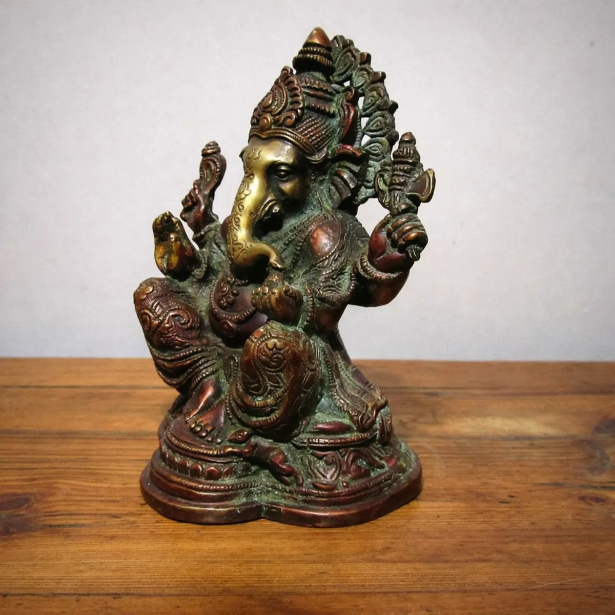 Solid Copper Ganesh Statue – Heavy (2kg) – 20cm – - Image 2