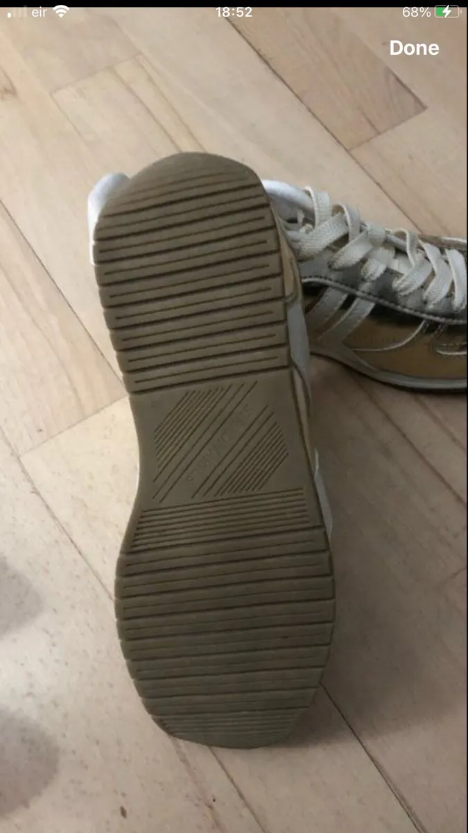 Ladies new trainers size 5 €15 - Image 4