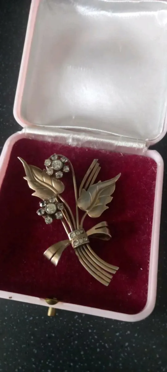 Beautiful Antique Broach with box - Image 2