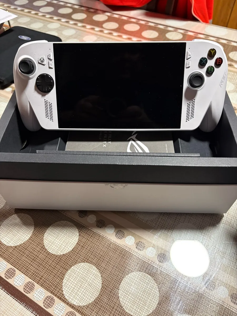 ROG Xbox ALLY - Image 1