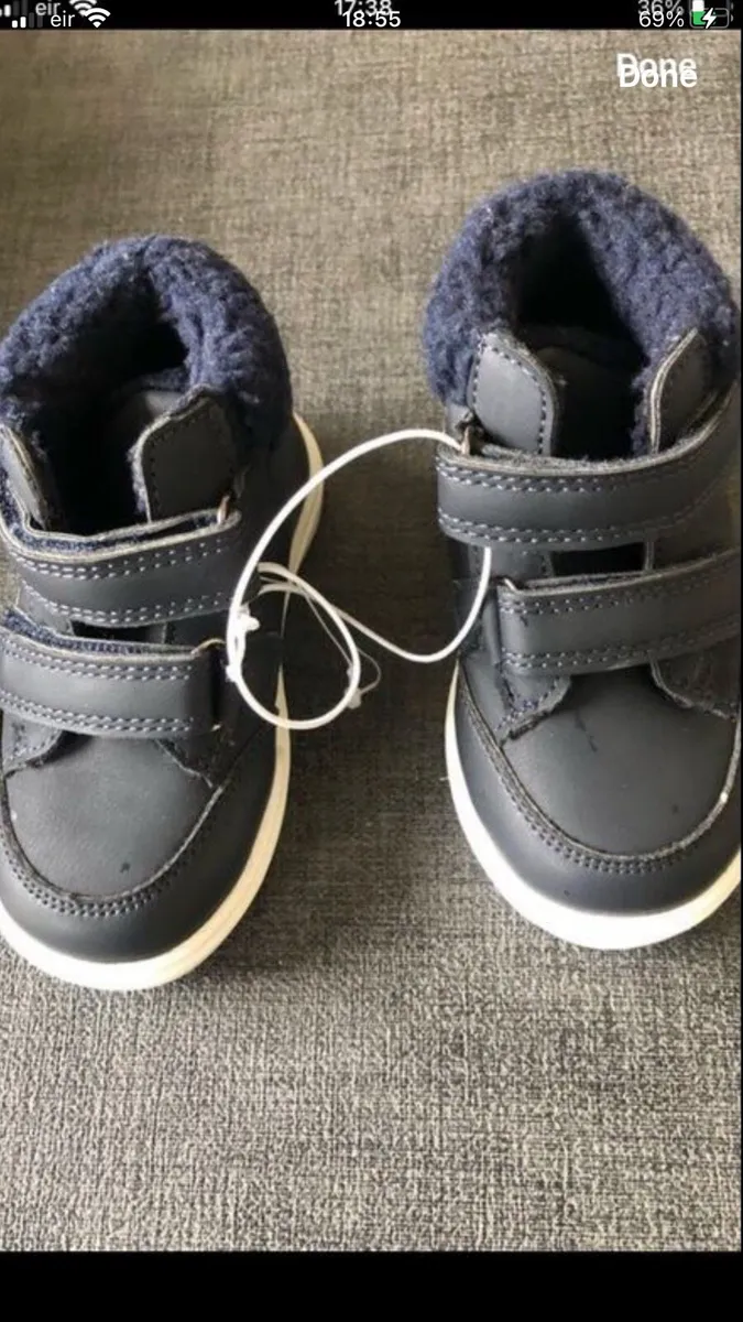 Boys new boots size 4 €6 - Image 1