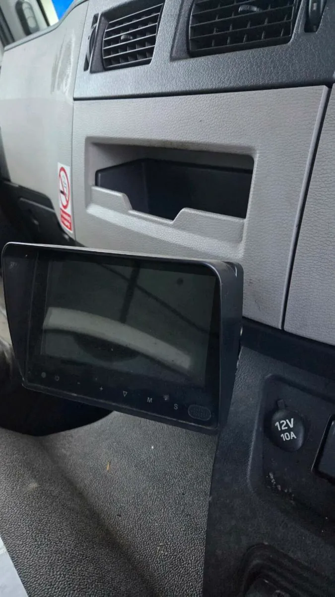 Volvo FL 250 low mileage - Image 3