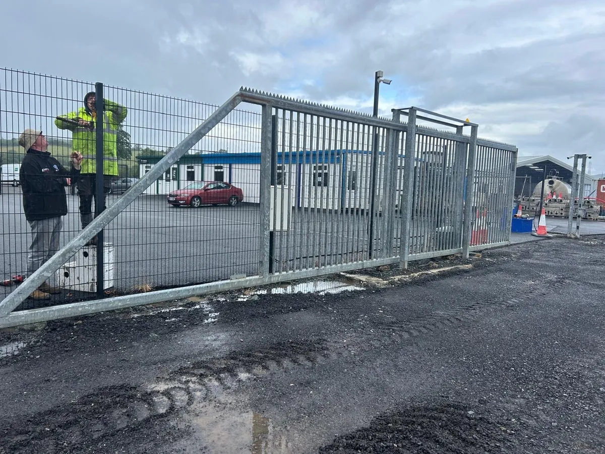 20ft Opening Sliding gate - Image 1