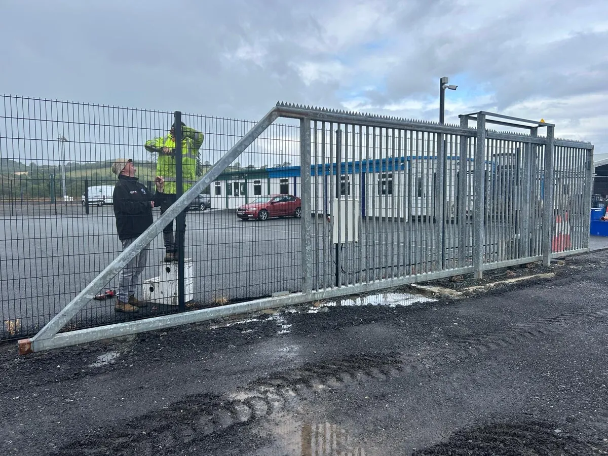 20ft Opening Sliding gate - Image 3