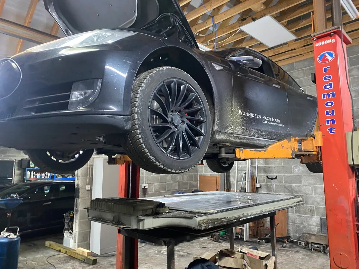 Tesla repair and Diagnostic including remote acces - Image 1