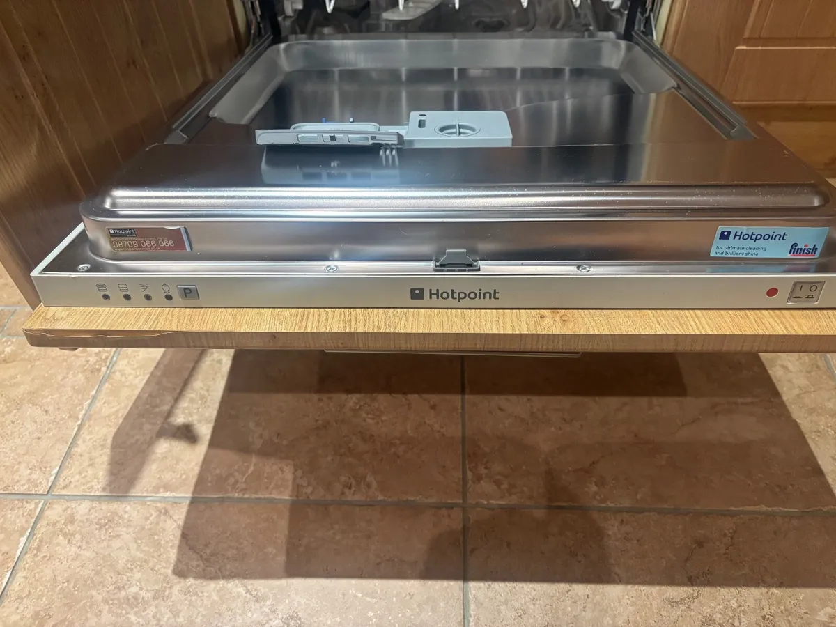 Dishwasher - Image 1