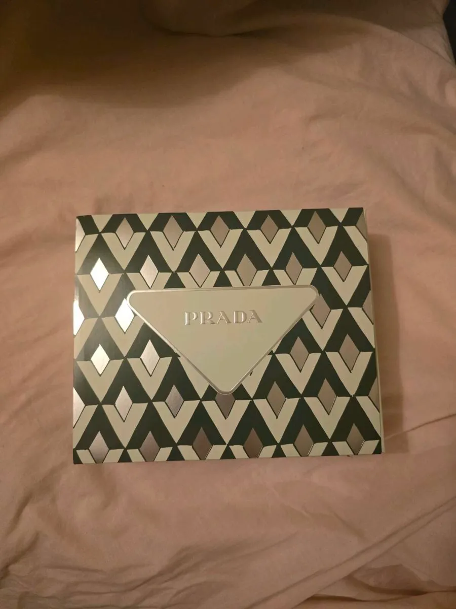 prada carbon luna rossa aftershave giftset - Image 2