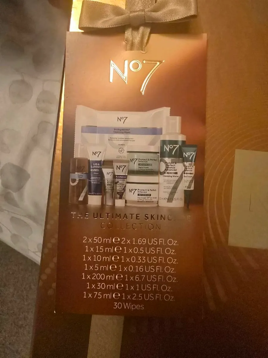 no.7 giftset brand new - Image 3