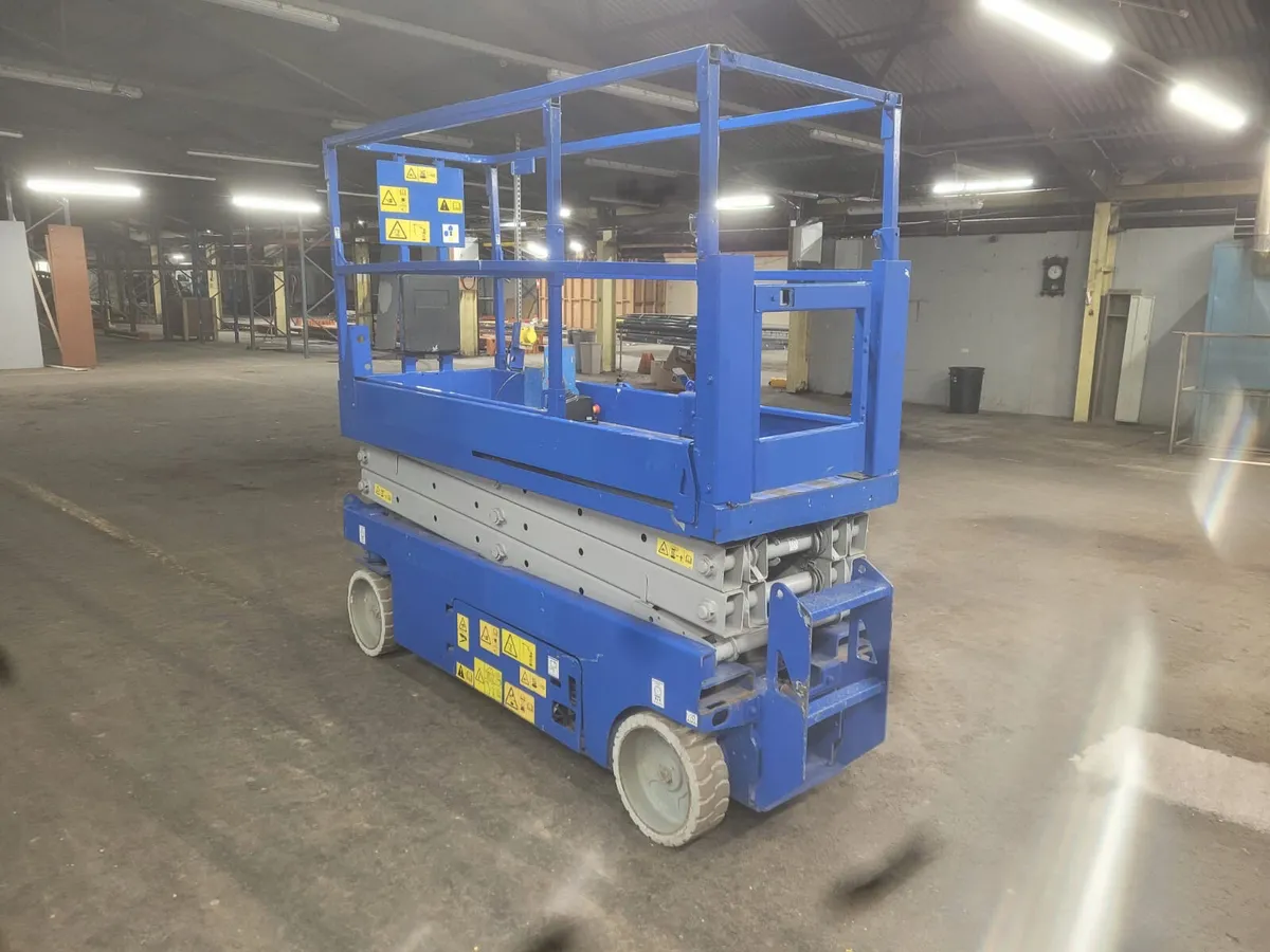 Genie Scissors Lift - Image 3