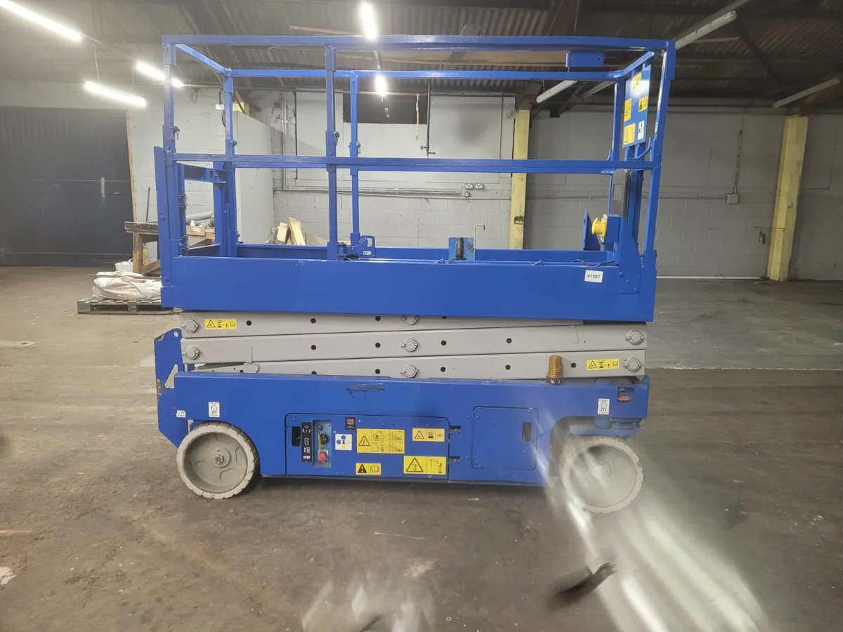 Genie Scissors Lift - Image 2