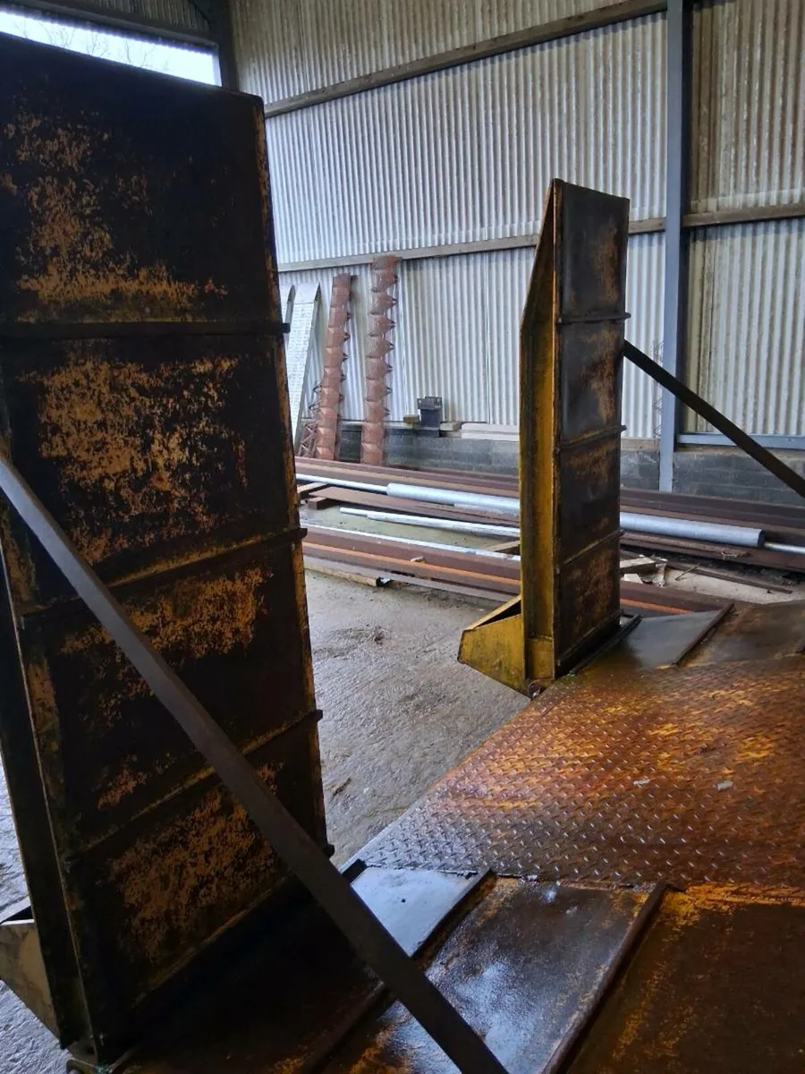 Low loader ramps - Image 4
