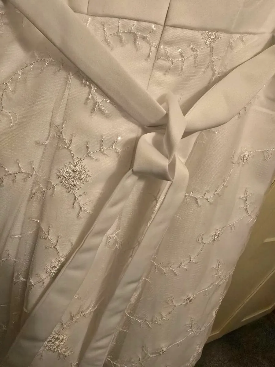 Beautiful communion dress and assessories - Image 3