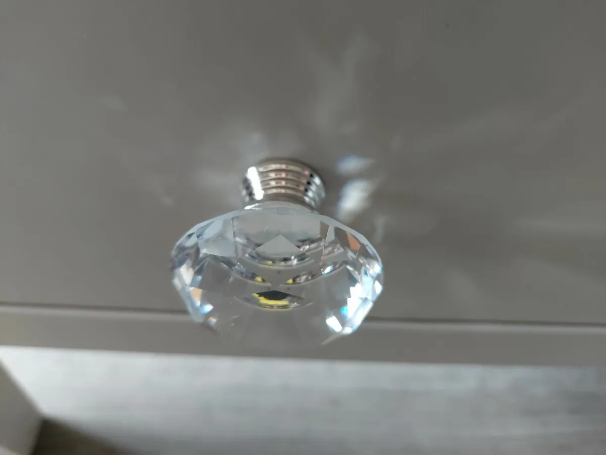 18 x Glass Diamond Door Knobs- POST - Image 3