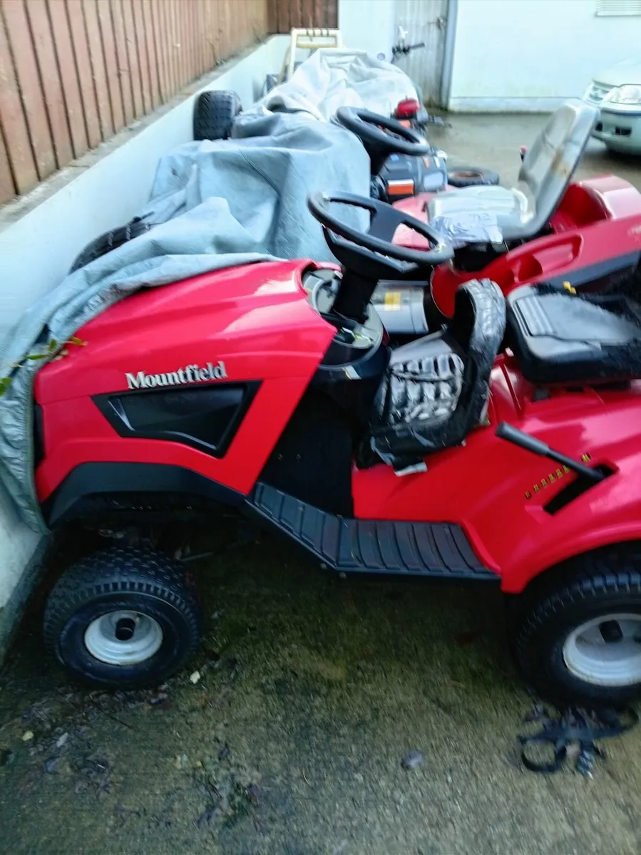 Tractor lawnmower - Image 1