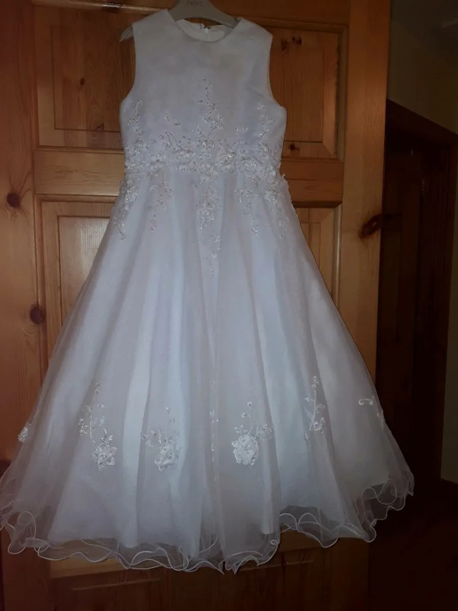 Beautiful communion dress and assessories - Image 3