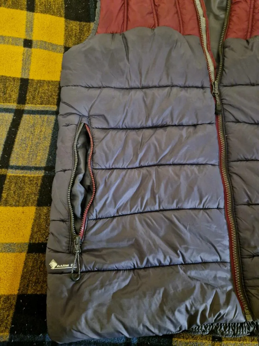 Regetta Burgundy Puffer Vest - Image 2