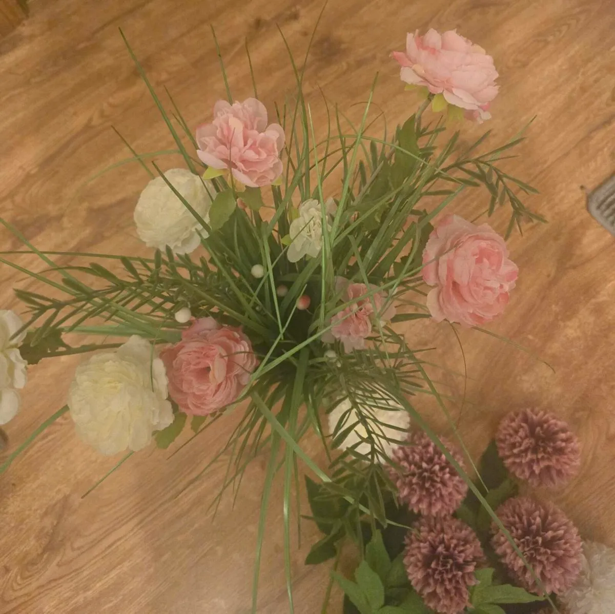 Beautiful artificial flowers - Image 3