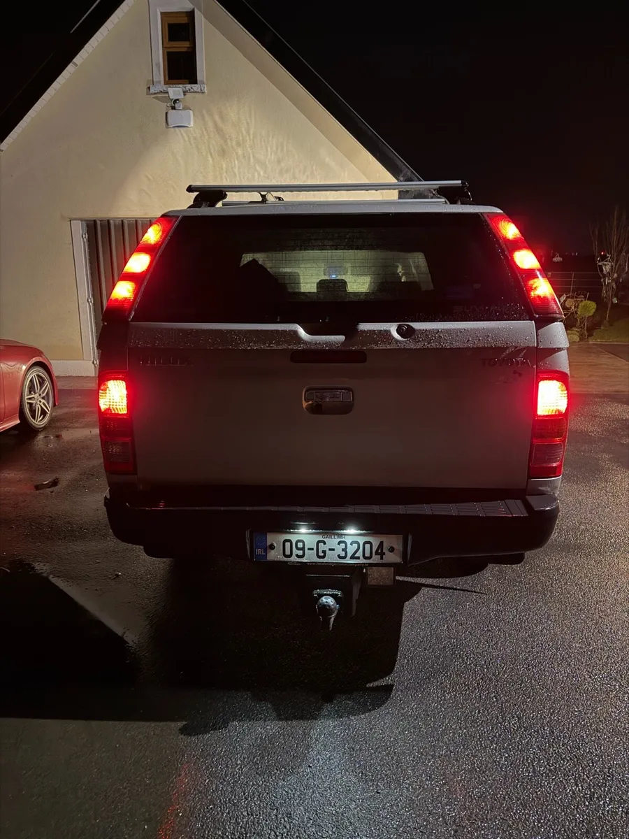 Toyota Hilux 3.0 D4D - Image 2