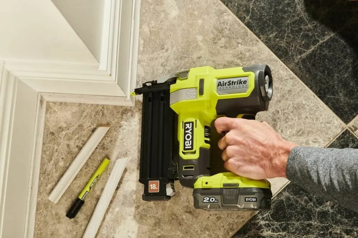 R18GN18-0 18V ONE Plus Cordless 18 Gauge Nailer - Image 2
