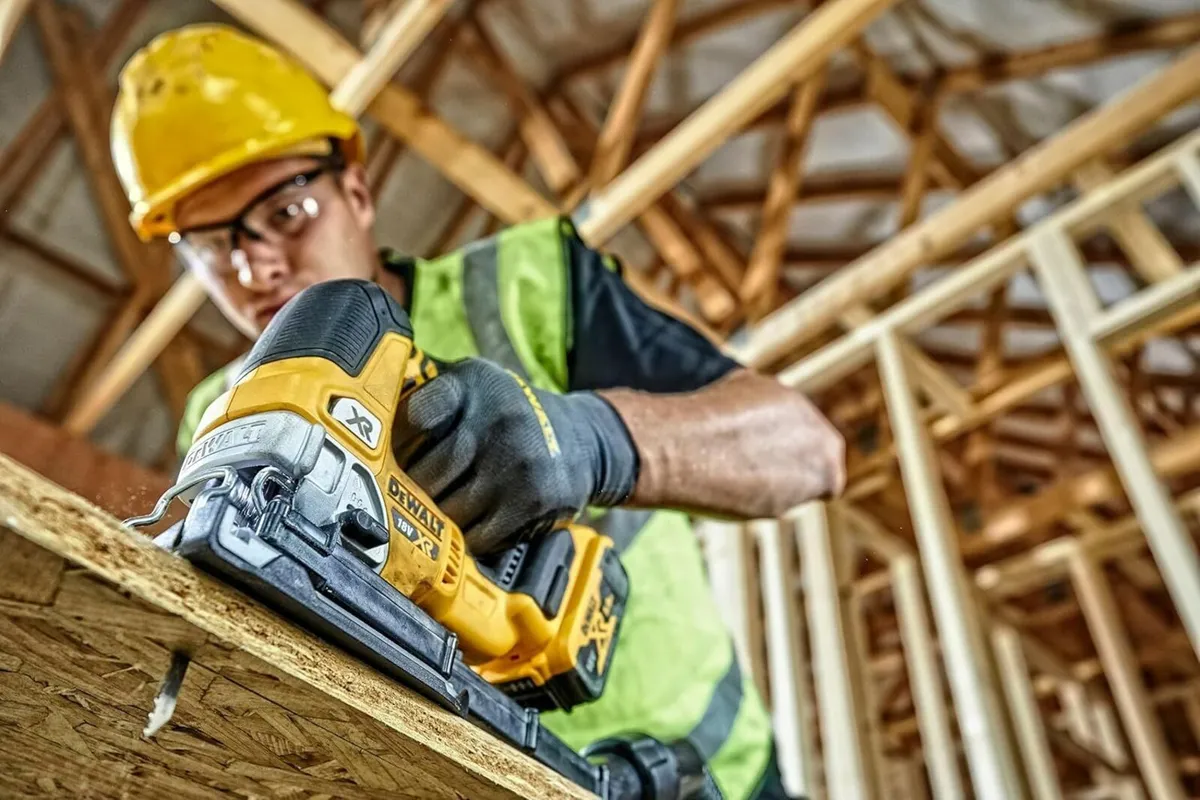 DCS334N-XJ Cordless Jigsaw - XR 18V Brushless - Image 2