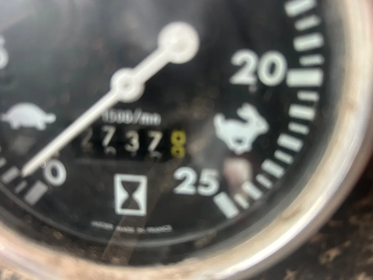 1980 Massey Ferguson 590 2wd - Image 3