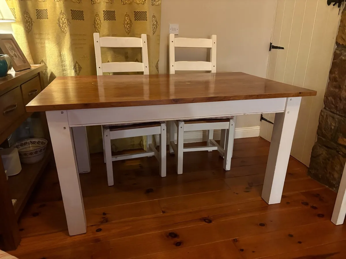 Kitchen Table and Chairs - Image 2
