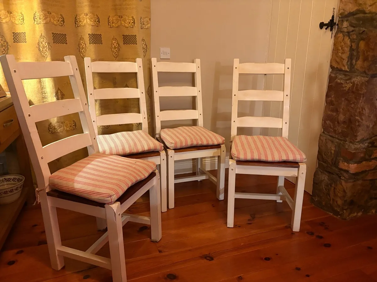 Kitchen Table and Chairs - Image 3