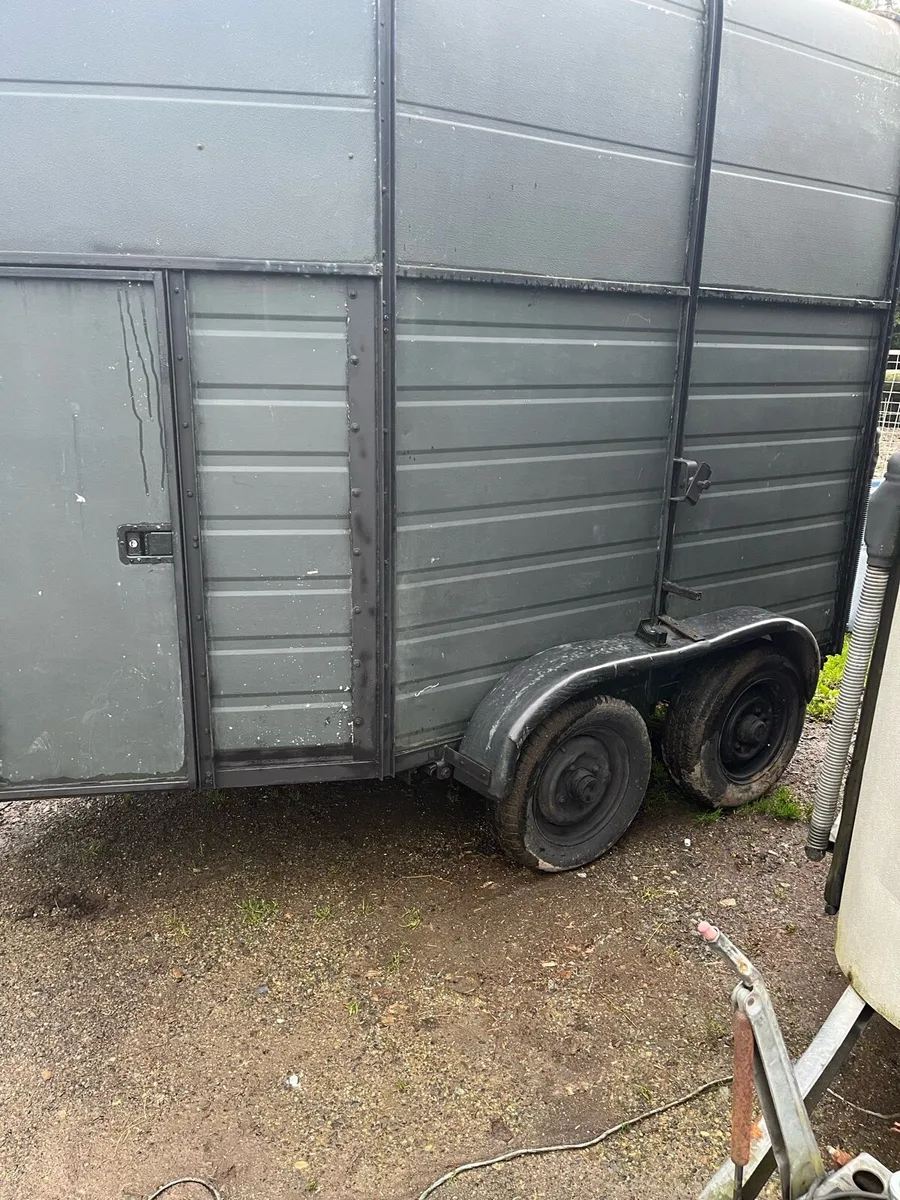 Westwood horse box - Image 1