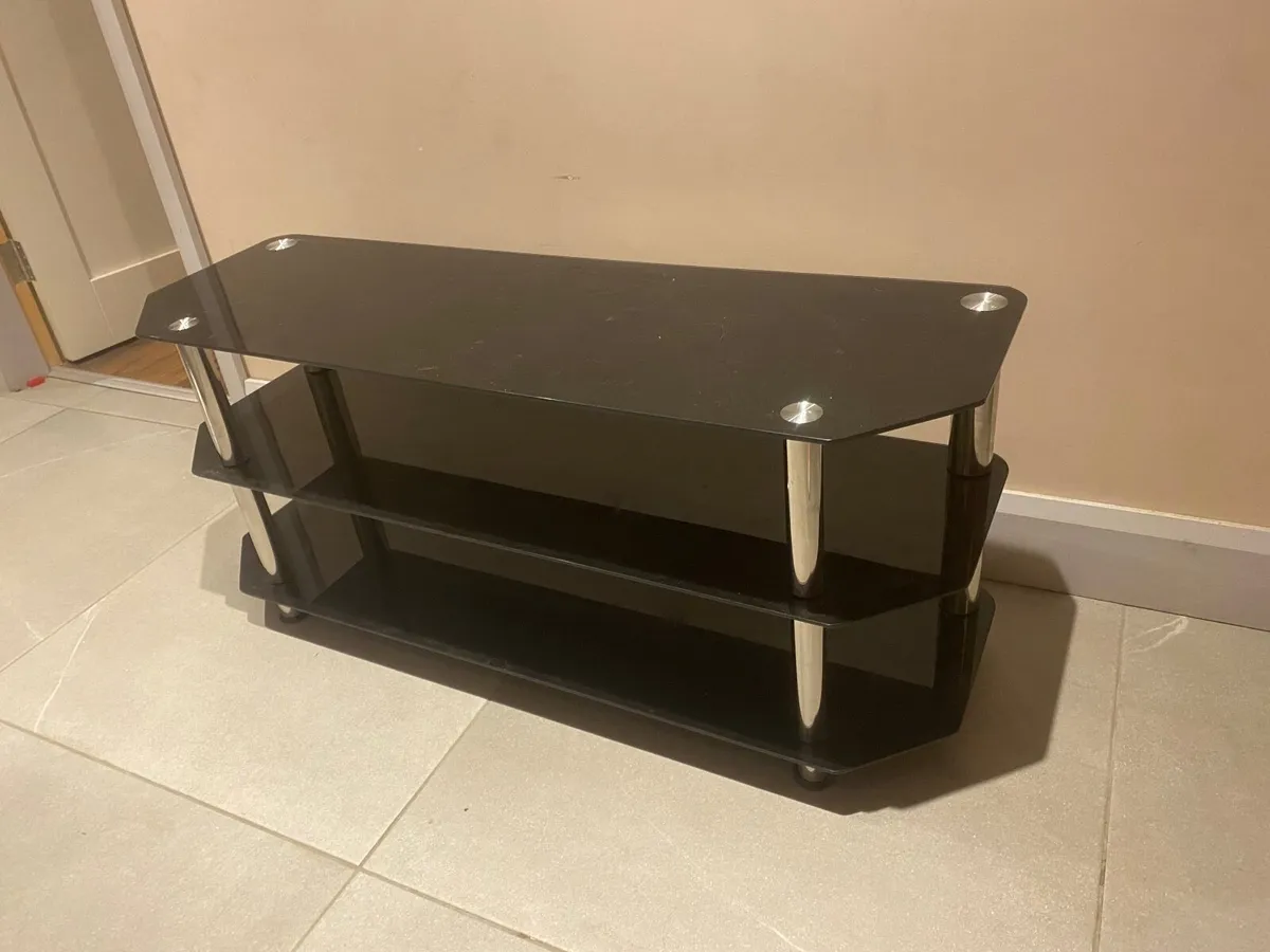 TV stand - Image 1