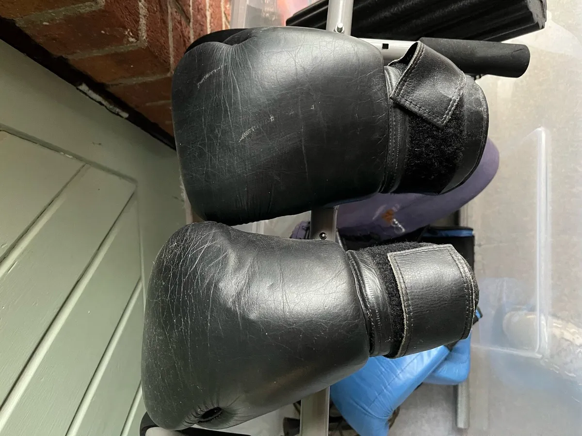 6ft large leather boxing bag. Heavy duty - Image 4