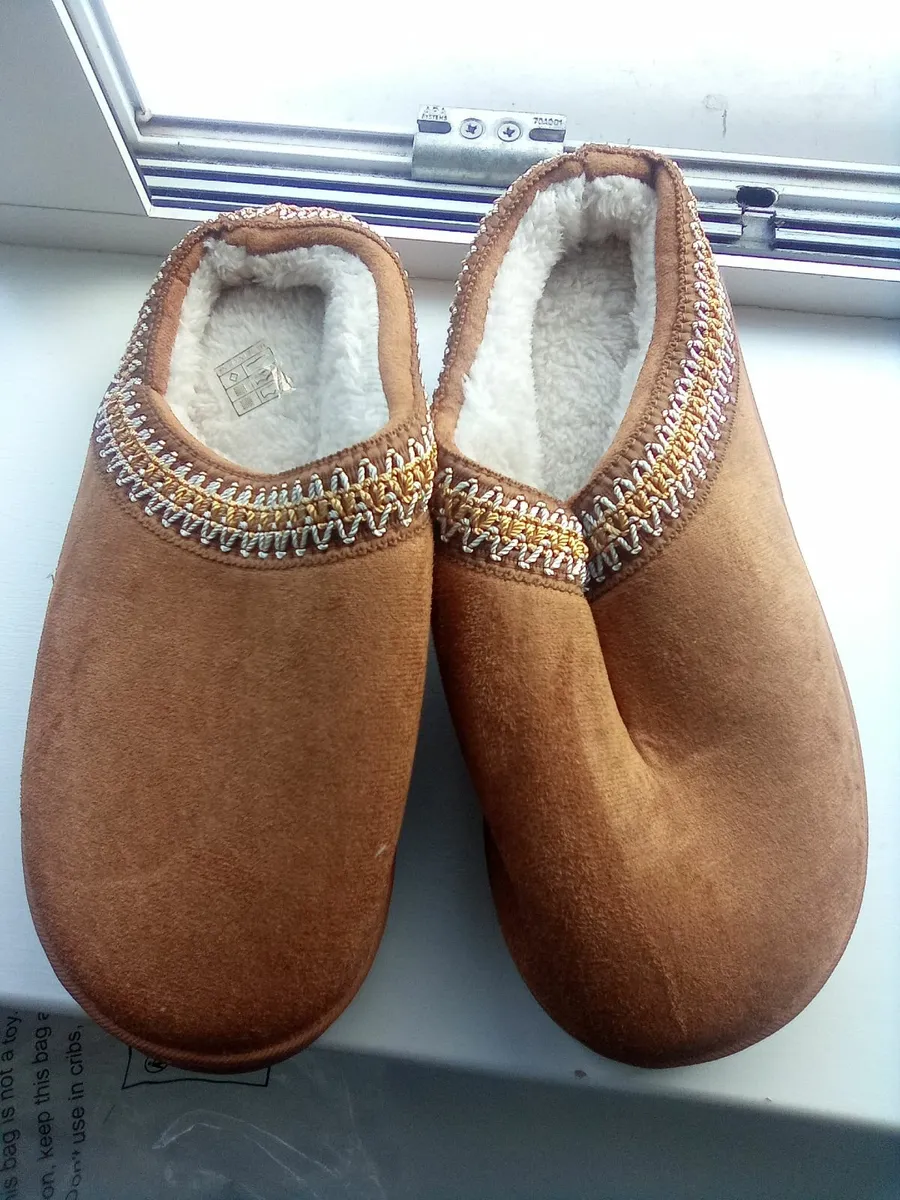 slippers - Image 1