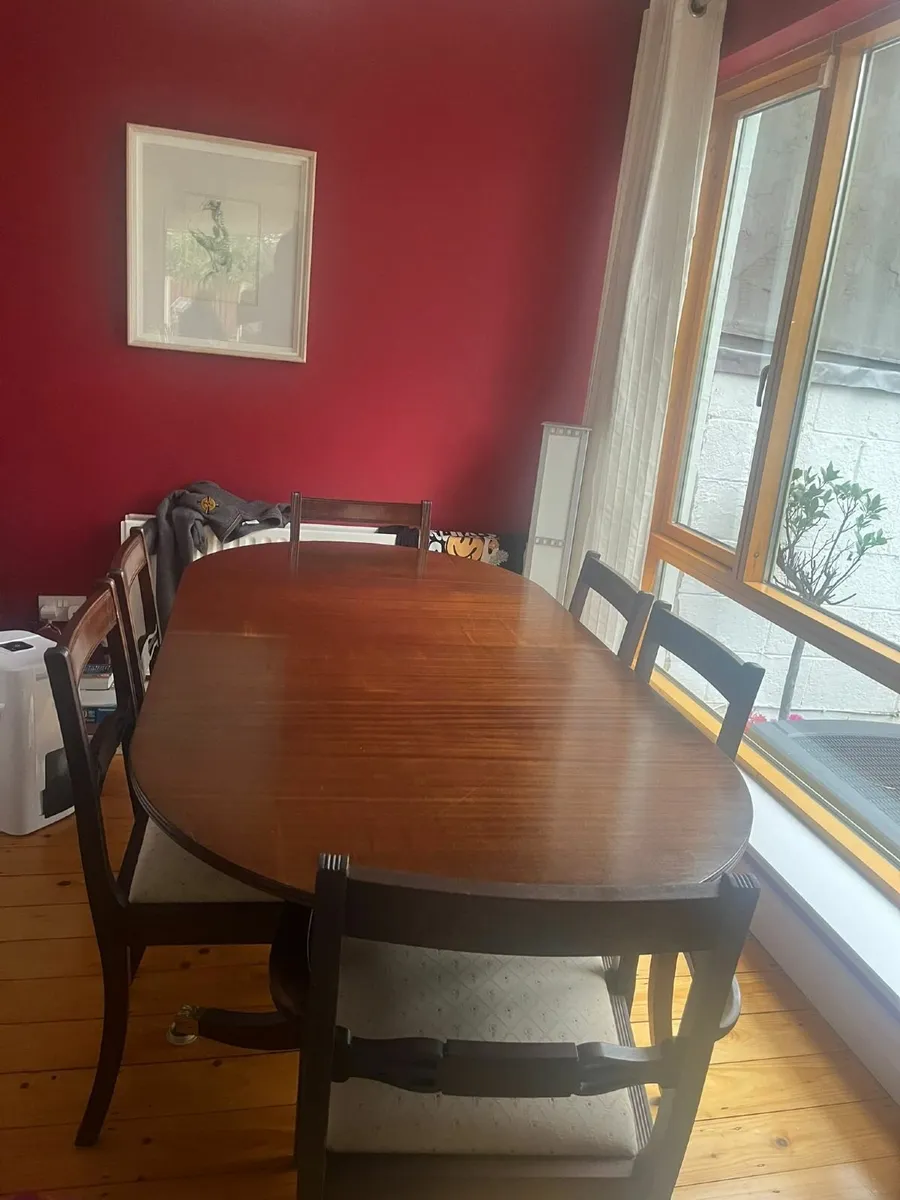 Dining table and 6 chairs - Image 1
