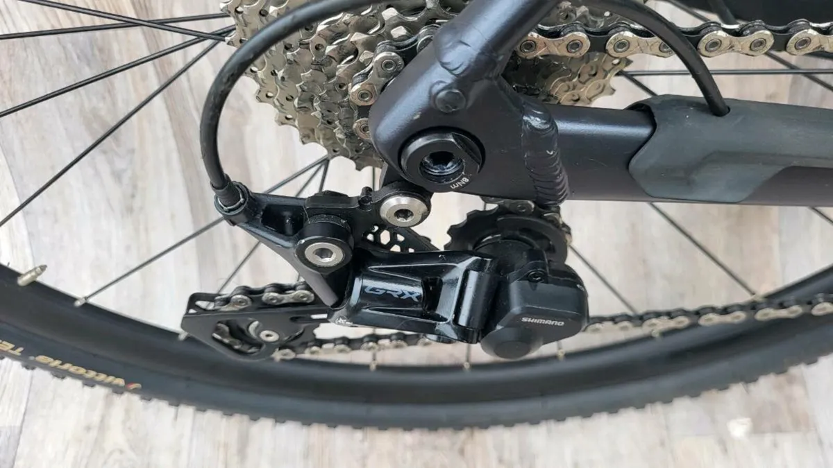 ORBEA TERRA H30 GRAVEL BIKE - Image 3